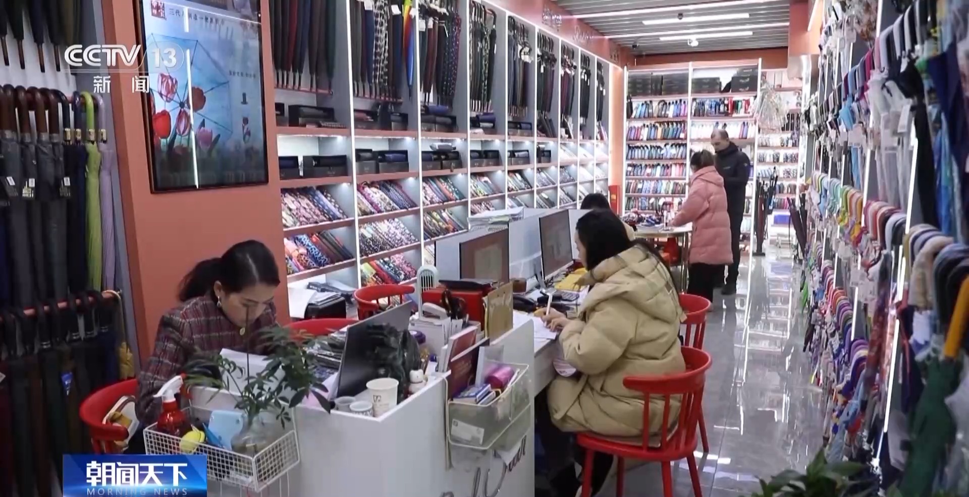 “船” 义乌中国小商品城“品牌出海”记冰球突破技巧新春走基层丨给商户造一艘(图13)
